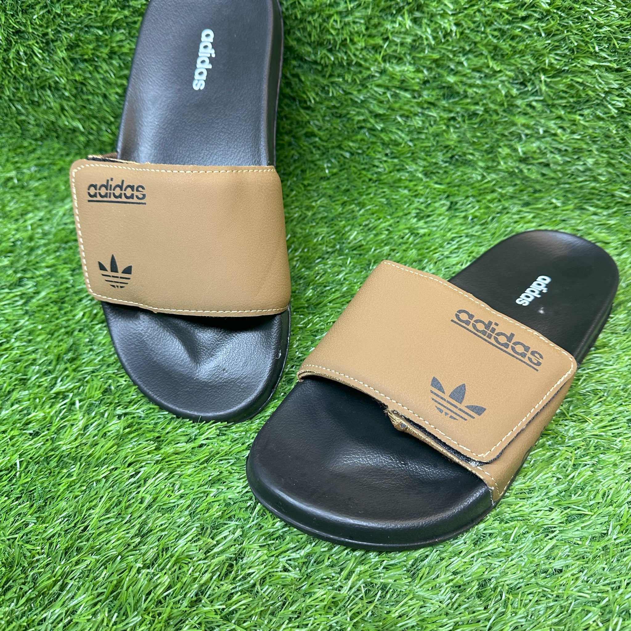 ADIDDAS BROWN & BLACK COMPFORT SLIPPER