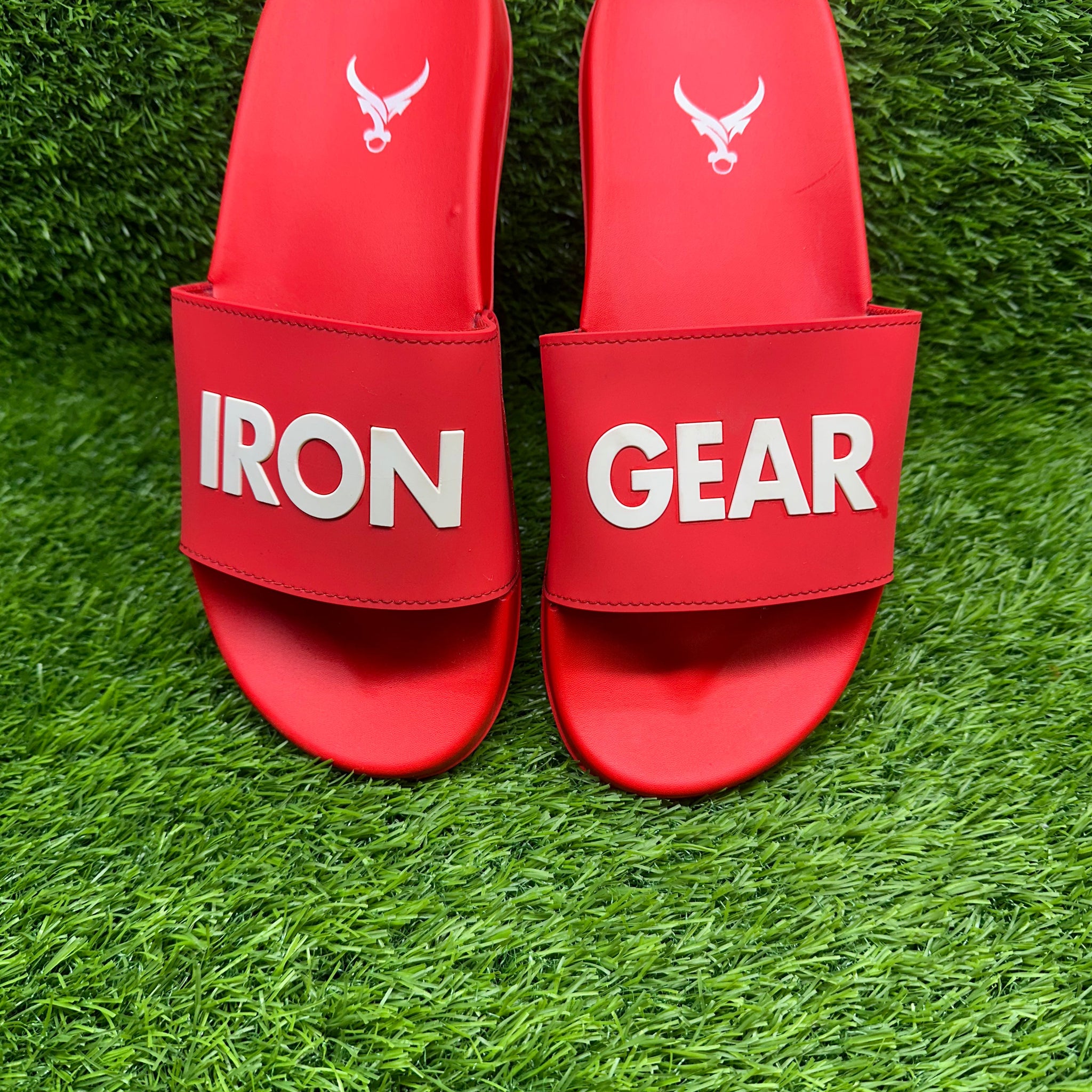 IRON GEAR RED & WHITE COMFPRT SLIPPER