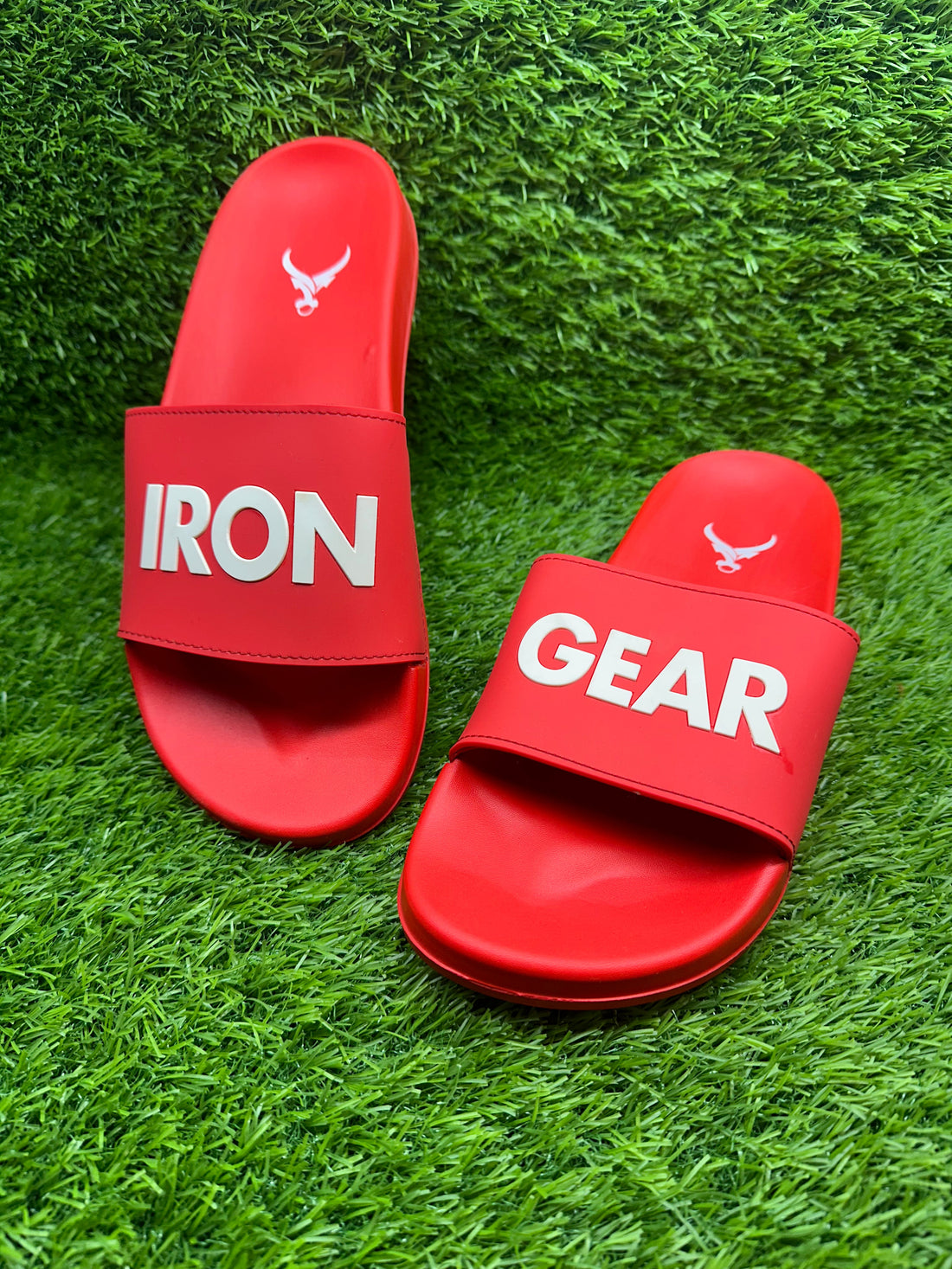 IRON GEAR RED & WHITE COMFPRT SLIPPER